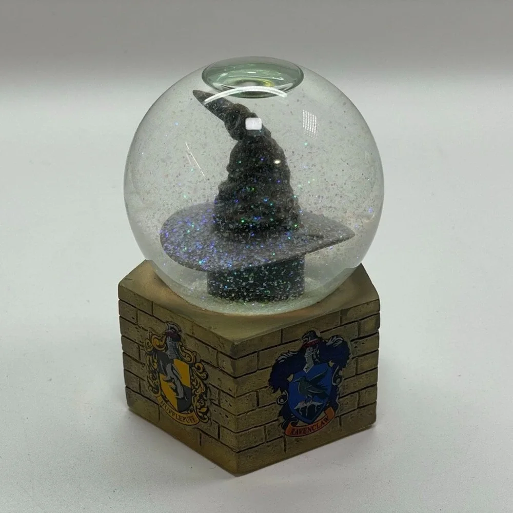 Harry Potter Snow‎ Globe HOGWARTS Sorting Hat